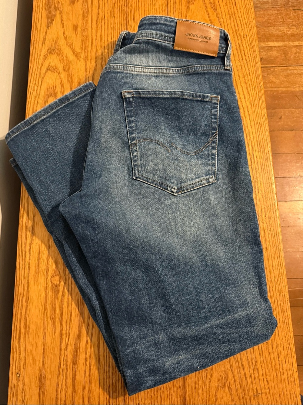 Men’s Size 38X32 Jack & Jones Jeans Regular/Clark style.